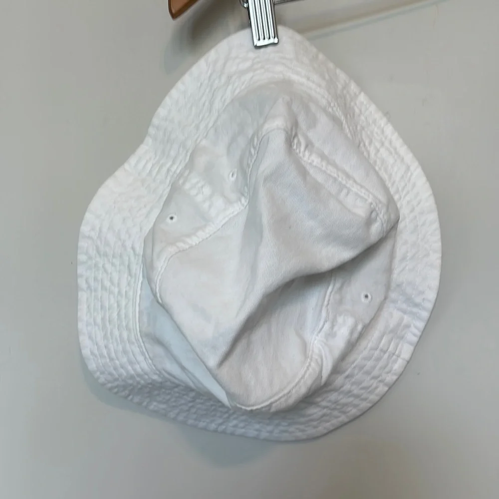 None white bucket